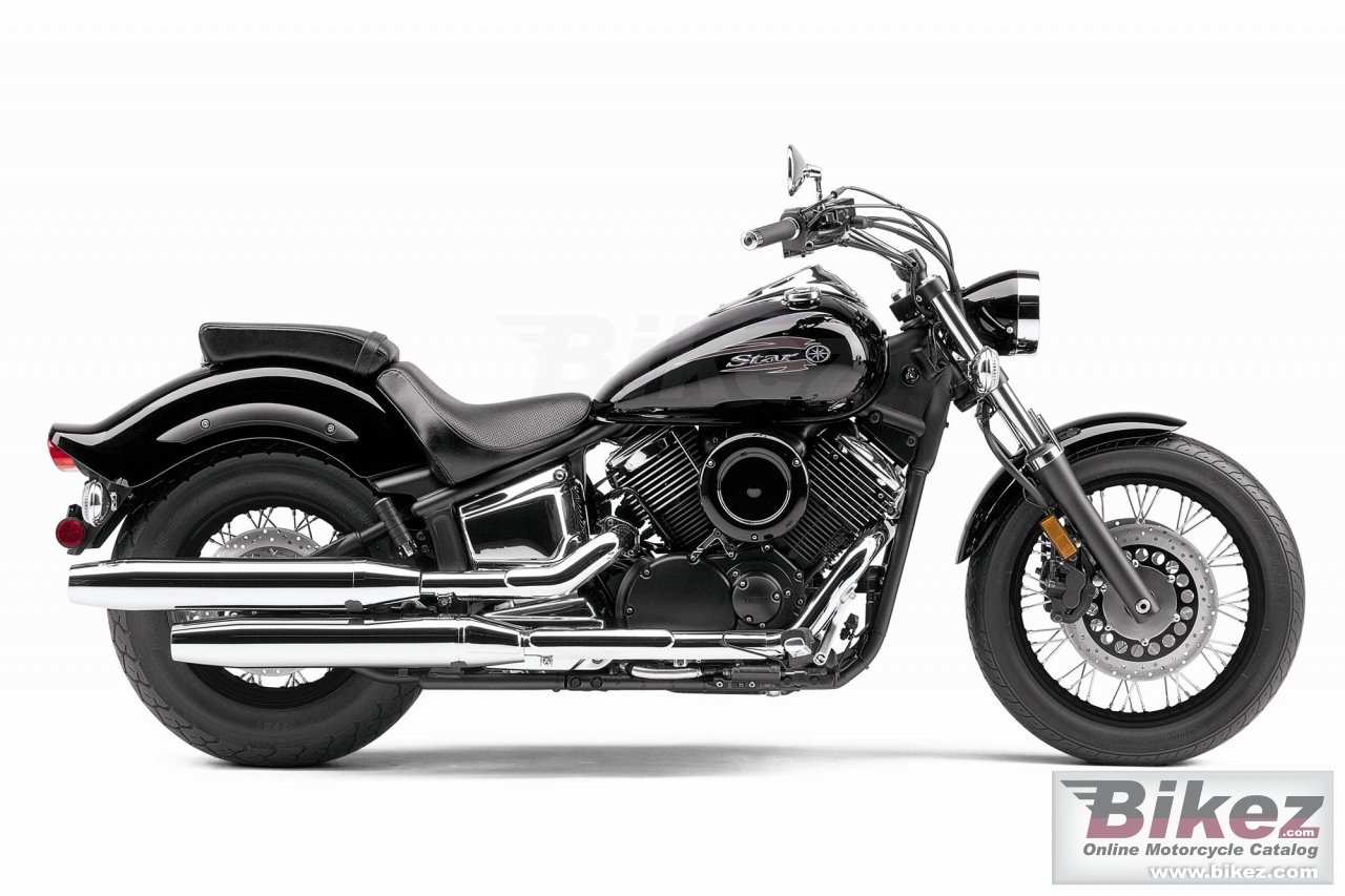 Big Yamaha v star 1100 custom picture and wallpaper from Bikez.com